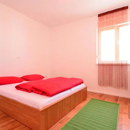 Gorgeous In With Swimming Pool Apartman