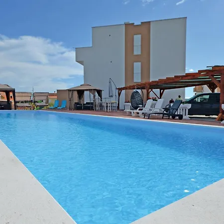 Gorgeous In With Swimming Pool * Nin