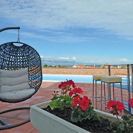 Gorgeous In With Swimming Pool Nin