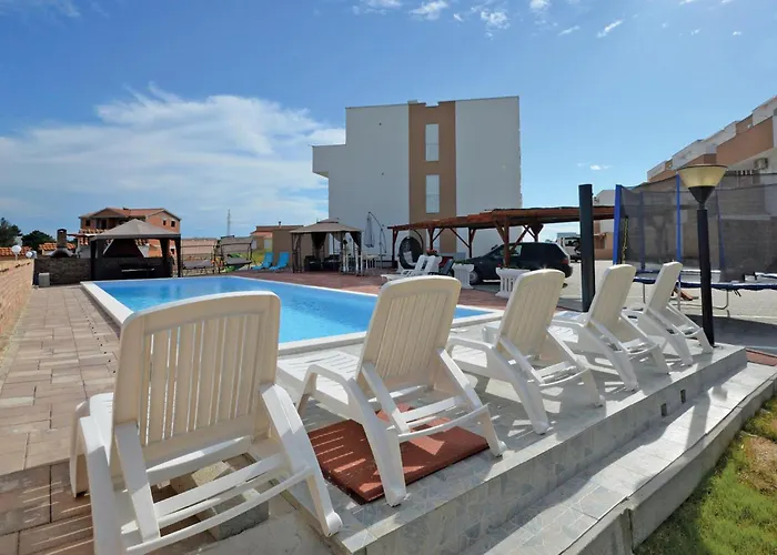 Apartman Gorgeous In With Swimming Pool *