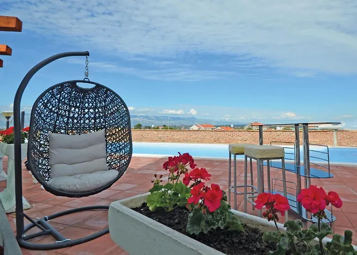 Gorgeous In With Swimming Pool Nin